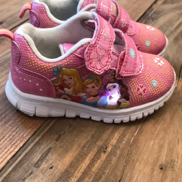 Disney Lion King Toddler Boys Athletic Shoes Light Up Sizes 10 9 8 NWT